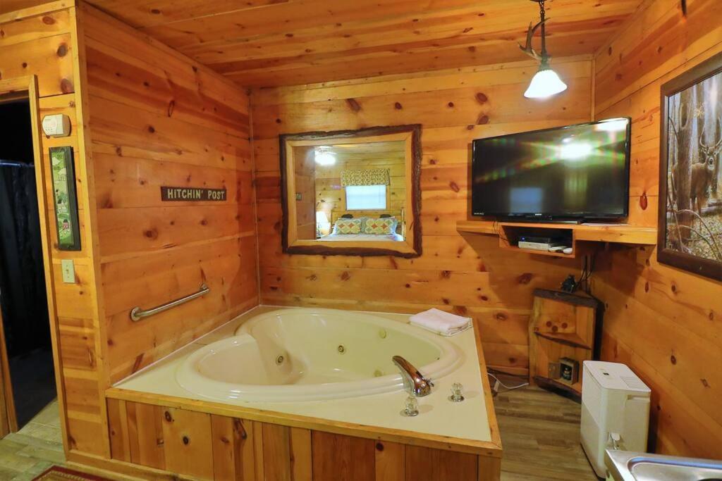 Alpine Mountain Sweetheart Jacuzzi #8 Holiday home