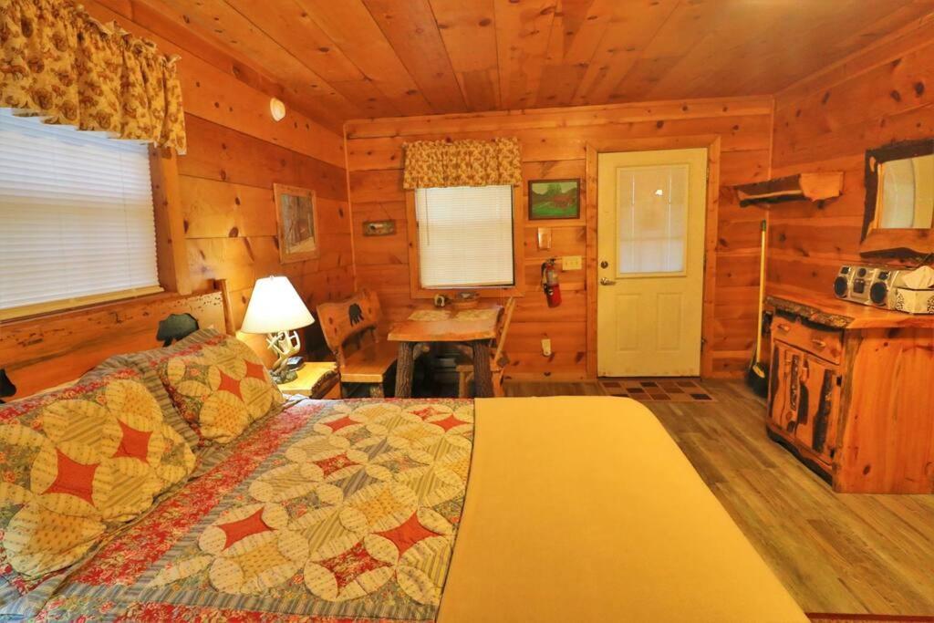 Alpine Mountain Sweetheart Jacuzzi #8 * Helen
